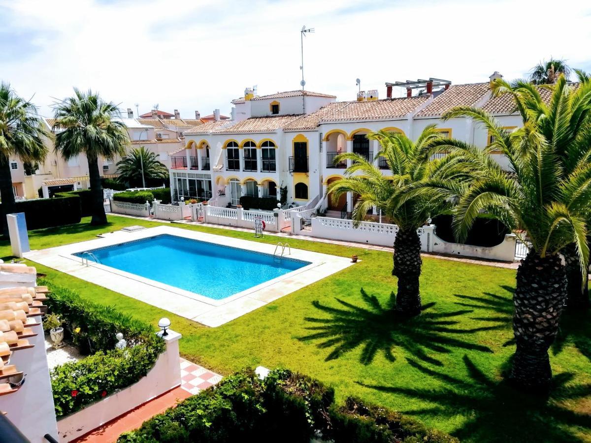 Bungalow De Vacaciones Torrevieja Kültér fotó