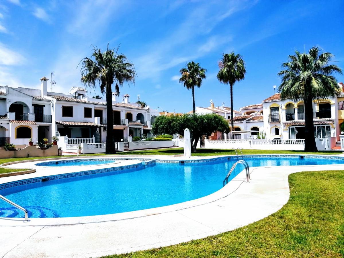 Bungalow De Vacaciones Torrevieja Kültér fotó