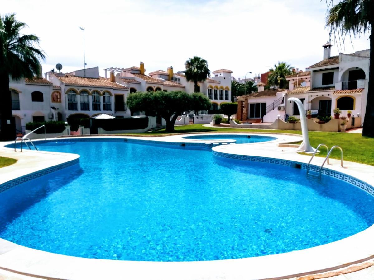 Bungalow De Vacaciones Torrevieja Kültér fotó